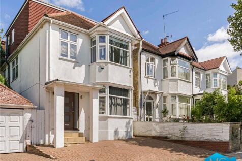 Holly Park, London, N3 5 bed detached house for sale