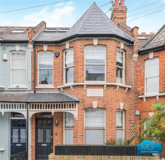 5 bedroom terraced house for sale