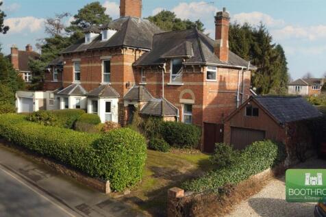 5 bedroom semi-detached house for sale