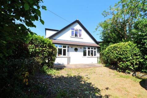 Great North Road, Welwyn Garden City 3 bed chalet for sale