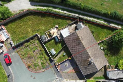2 bedroom semi-detached bungalow for sale