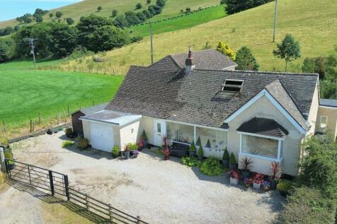 4 bedroom detached bungalow for sale