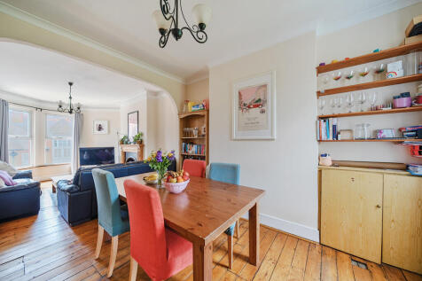 Radbourne Road, LONDON SW12 4 bed apartment for sale