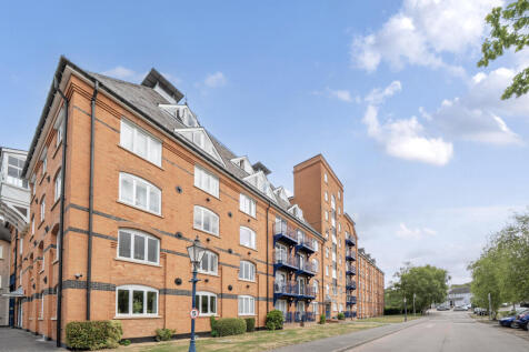Sheering Lower Road, Hertfordshire CM21 1 bed apartment for sale
