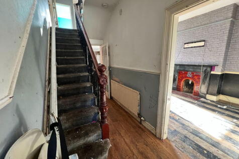 Victoria Road, Plymouth PL5 4 bed terraced house for sale