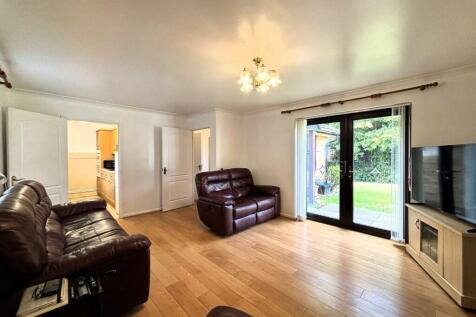 Bradman Way, Stevenage 2 bed detached bungalow for sale