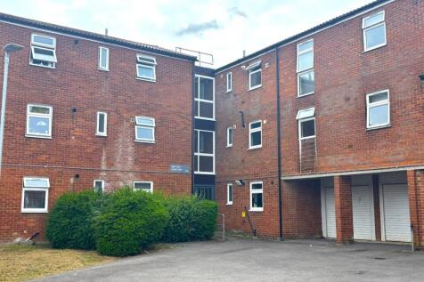 Hopton Road, Stevenage 2 bed flat for sale