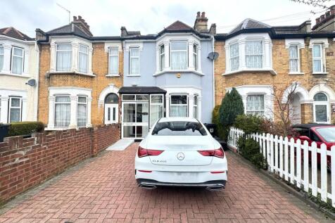 4 bedroom terraced house for sale
