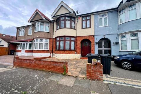Brixham Gardens, Seven Kings 3 bed house for sale