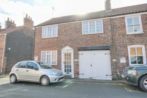 4 bedroom end of terrace house for sale