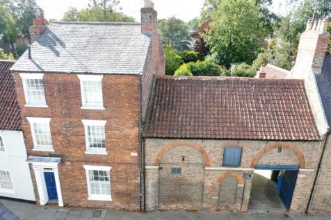 Lairgate, Beverley 4 bed terraced house for sale