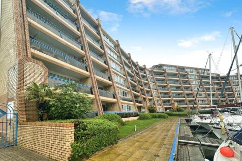 Oyster Quay, Port Solent 2 bed apartment for sale