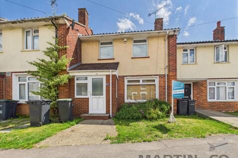Avenue Road, Gosport 2 bed terraced house for sale