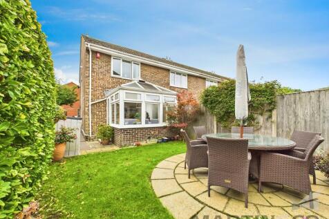 2 bedroom end of terrace house for sale