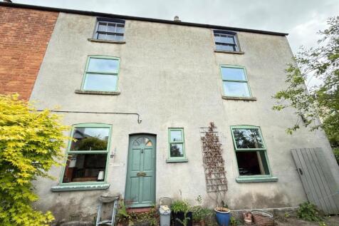 4 bedroom semi-detached house for sale
