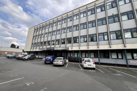 Larch House, High Street... 2 bed flat for sale
