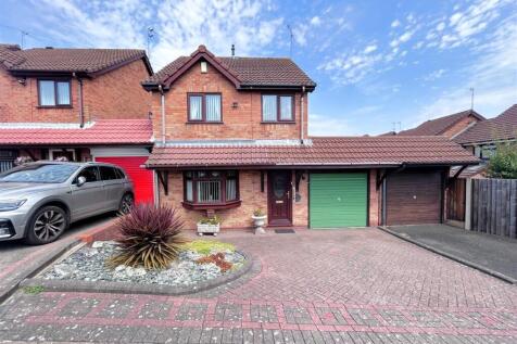 East Street, Brierley Hill, DY5 2DR 3 bed link detached house for sale