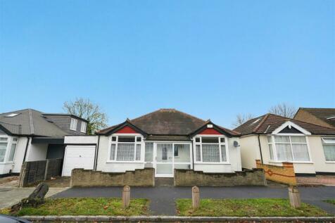 4 bedroom detached bungalow for sale