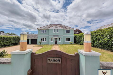 Eastella Road, Yelverton, PL20 6AX 5 bed detached house for sale