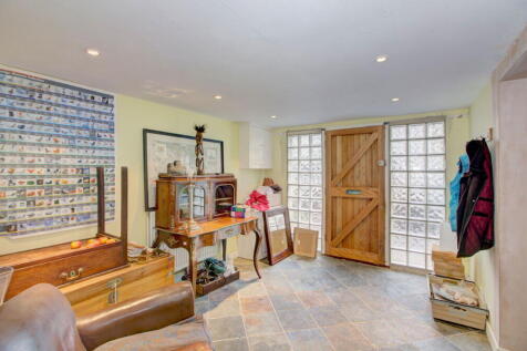 3 bedroom town house for sale