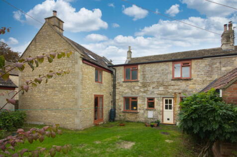 4 bedroom end of terrace house for sale