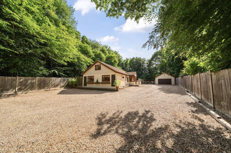 Cormorant, Lords Wood Close, Chatham... 5 bed detached house for sale