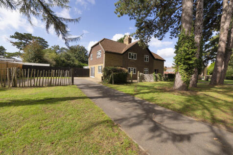 Pine Cottage, Queens Road, Maidstone... 3 bed semi