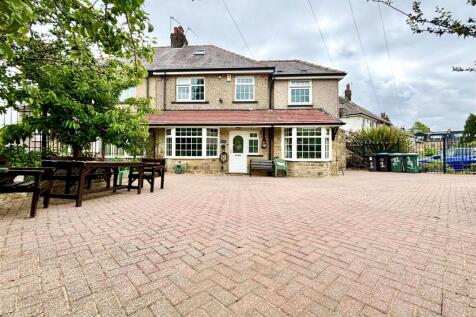5 bedroom semi-detached house for sale
