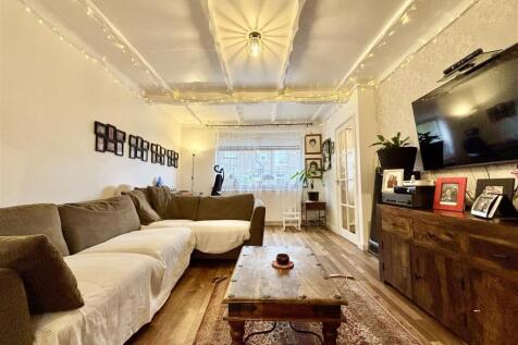 Albert Street, Bradford BD13 4 bed townhouse for sale