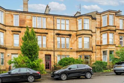 17 Herriet Street, Flat 2/2... 4 bed flat for sale