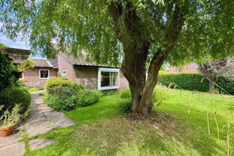 4 bedroom detached bungalow for sale