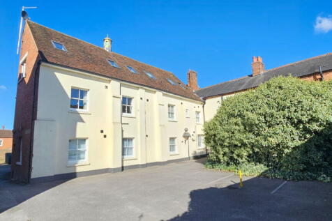 2 bedroom maisonette for sale