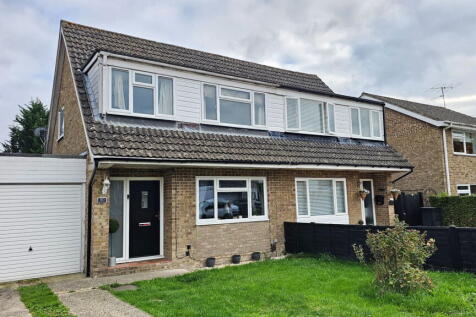 3 bedroom semi-detached house for sale