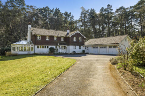 6 bedroom detached house for sale