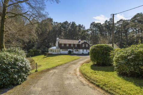 Botany Hill, The Sands, Farnham, GU10 6 bed detached house for sale