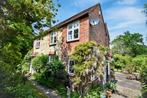 14 Chapel Road, Rowledge, Farnham, GU10 4 bed detached house for sale