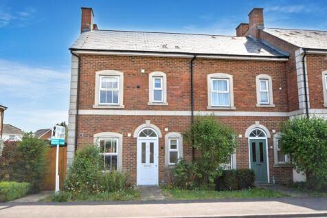 Hale Road, FARNHAM, GU9 3 bed end of terrace house for sale