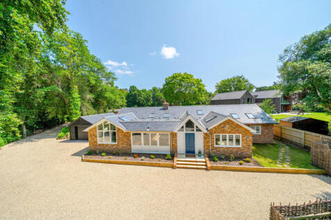 5 bedroom country house for sale