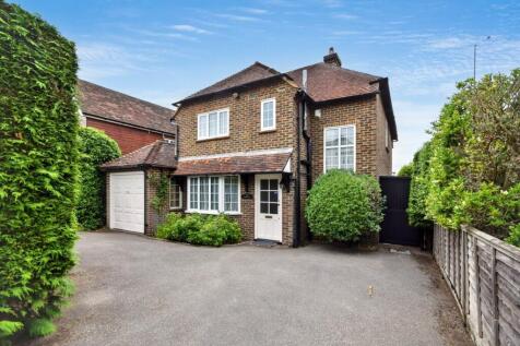 20 Longley Road, Farnham, Surrey, GU9 5 bed detached house for sale