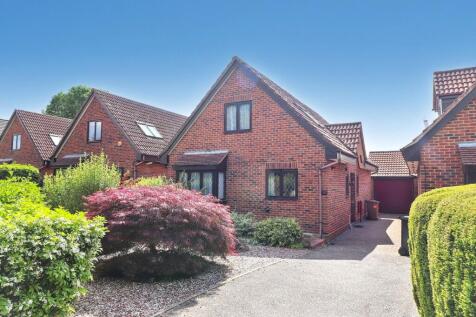 Hilton Close, Stevenage... 3 bed bungalow for sale