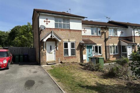 Cheltenham Drive, Chippenham 3 bed end of terrace house for sale