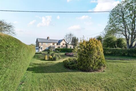 Bewley Crescent, Lacock, Chippenham 3 bed semi
