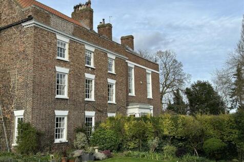 Butts Lane, Egglescliffe Hall... 3 bed flat for sale