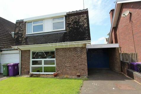 3 bedroom link detached house for sale