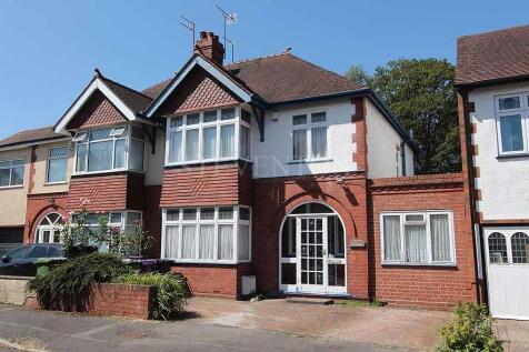 York Gardens, Finchfield... 3 bed semi