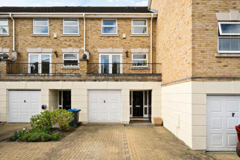 4 bedroom terraced house for sale