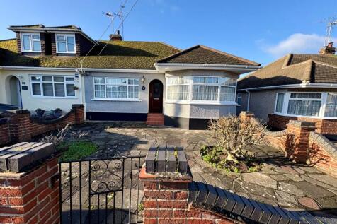 2 bedroom semi-detached bungalow for sale