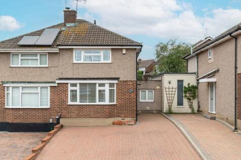 3 bedroom semi-detached house for sale