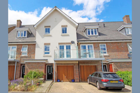 4 bedroom town house for sale