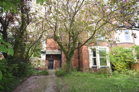 5 bedroom semi-detached house for sale